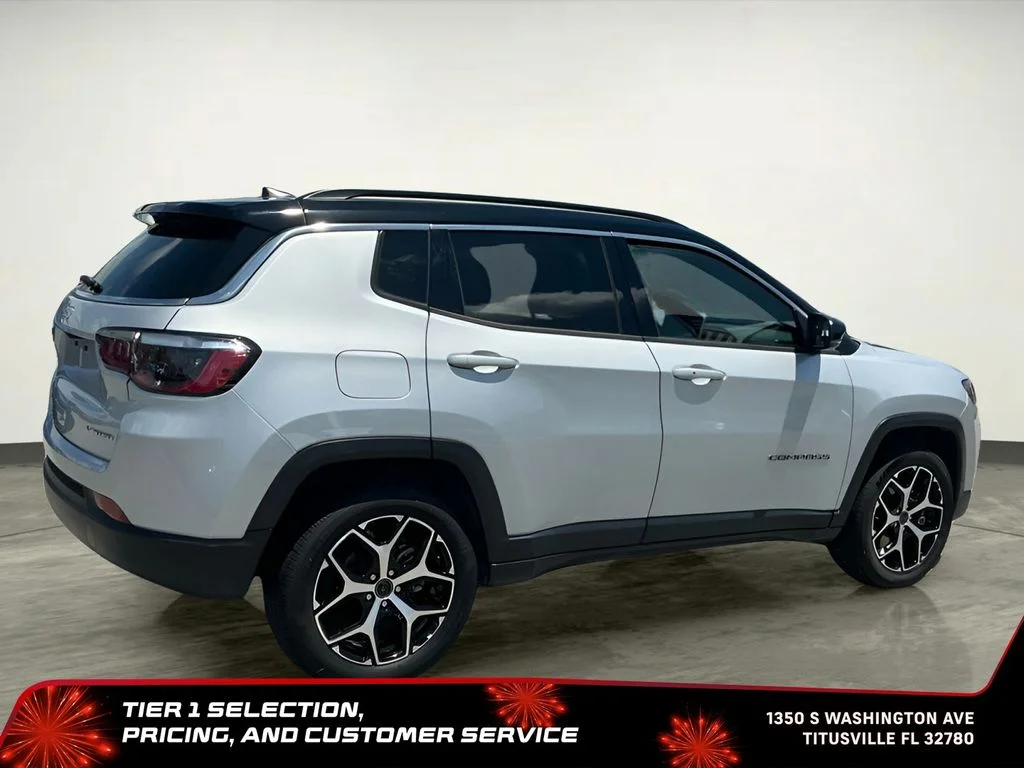 Used 2025 Silver Jeep Limited image 11