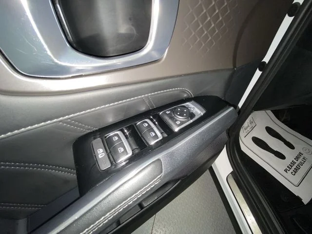 Used 2023 White Kia SX image 13