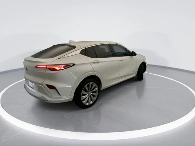 Used 2025 White Buick Avenir image 4