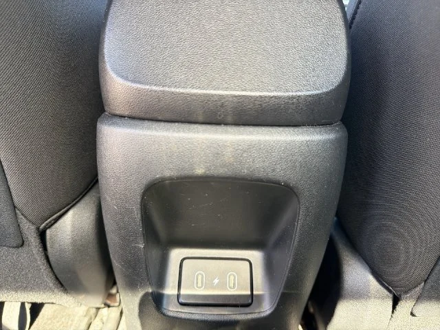 Used 2025 White Hyundai SEL Convenience image 38