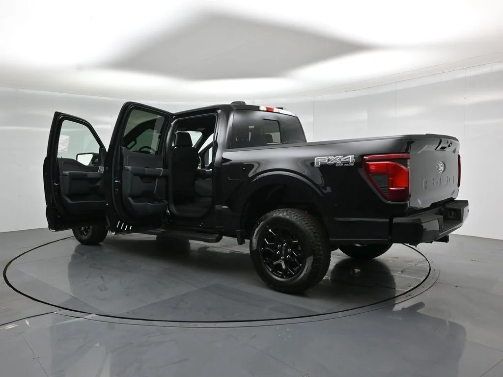 New 2026 Agate Black Metallic Ford XLT image 32