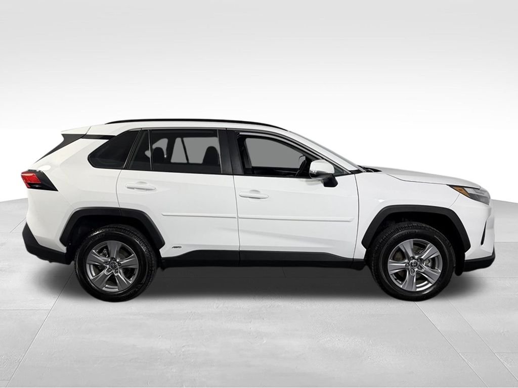 Used 2025 Ice Toyota XLE image 5