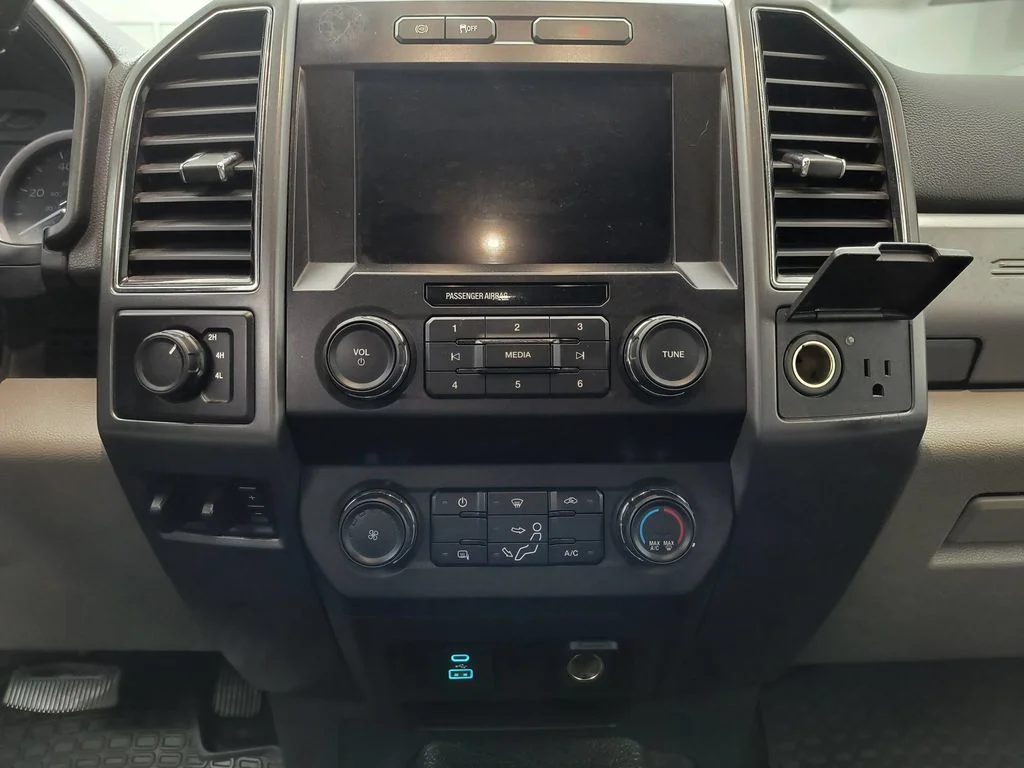 Used 2022 Atlas Blue Ford XLT image 16