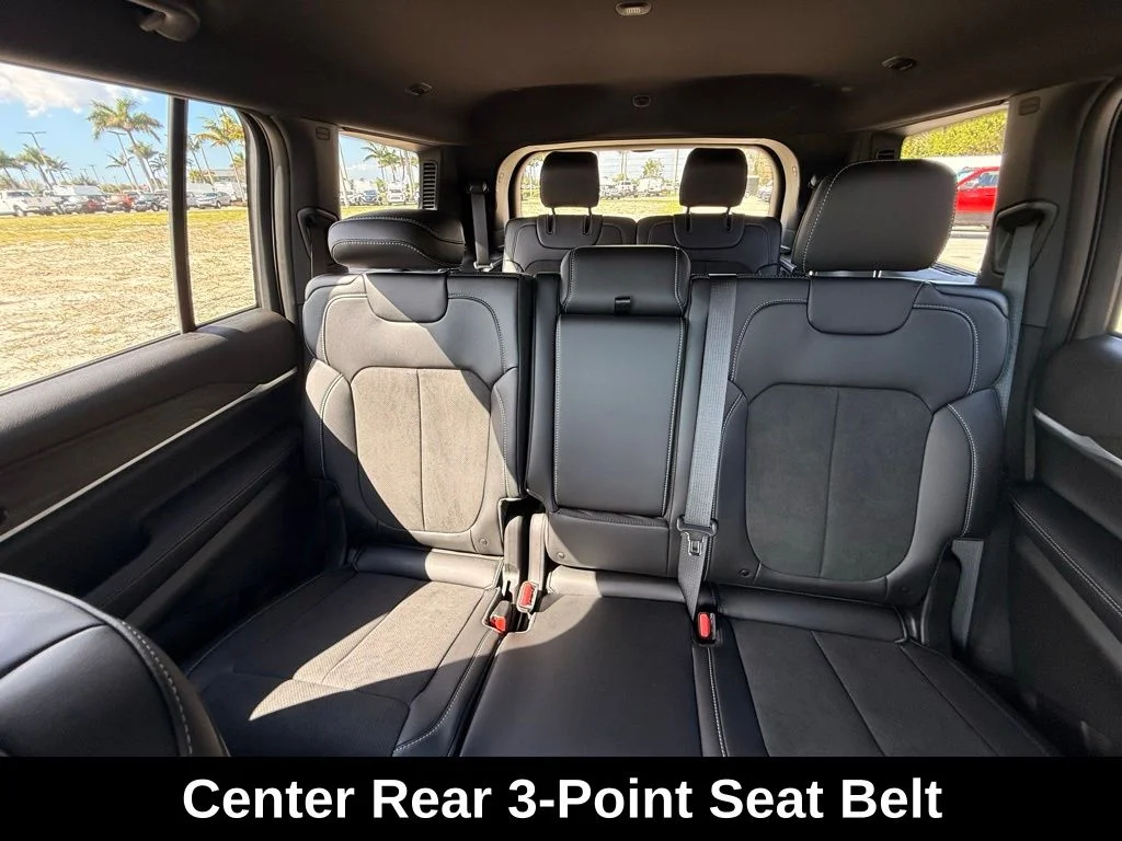 New 2026 Baltic Gray Metallic Clear-Coat Exterior Paint Jeep Laredo Altitude image 25