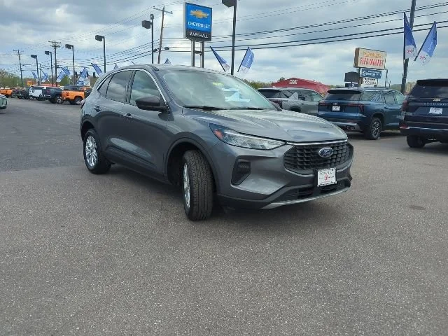 Used 2024  Ford Active image 4