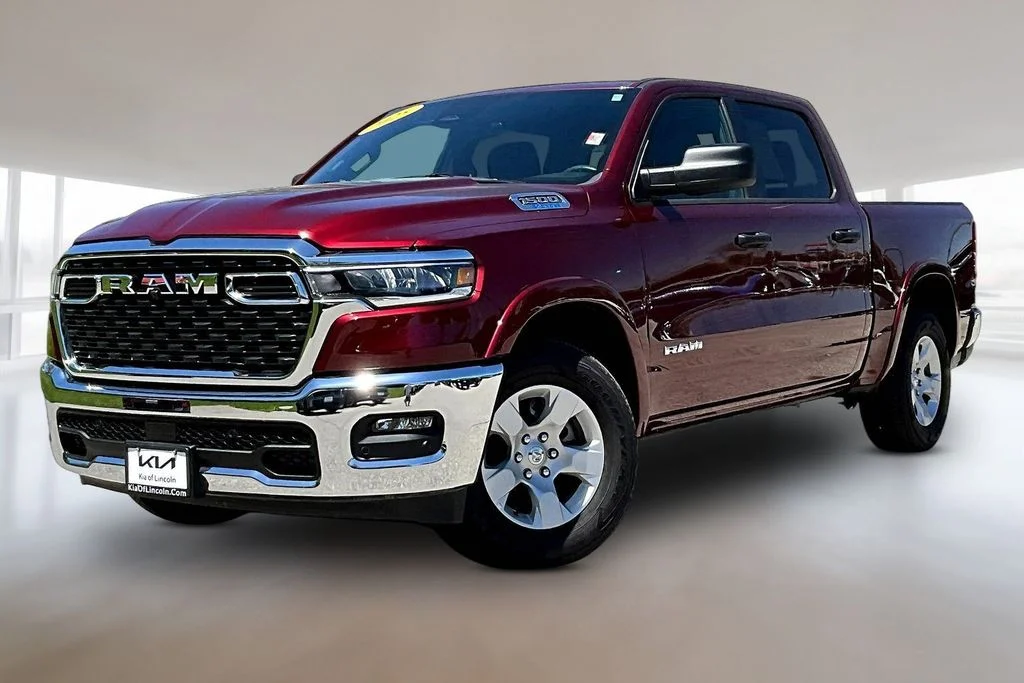 2025 RAM 1500 Big Horn/Lone Star 4x4 Crew Cab 5'7's photo