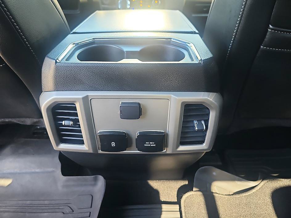 Used 2020 Agate Black Metallic Ford LARIAT image 29