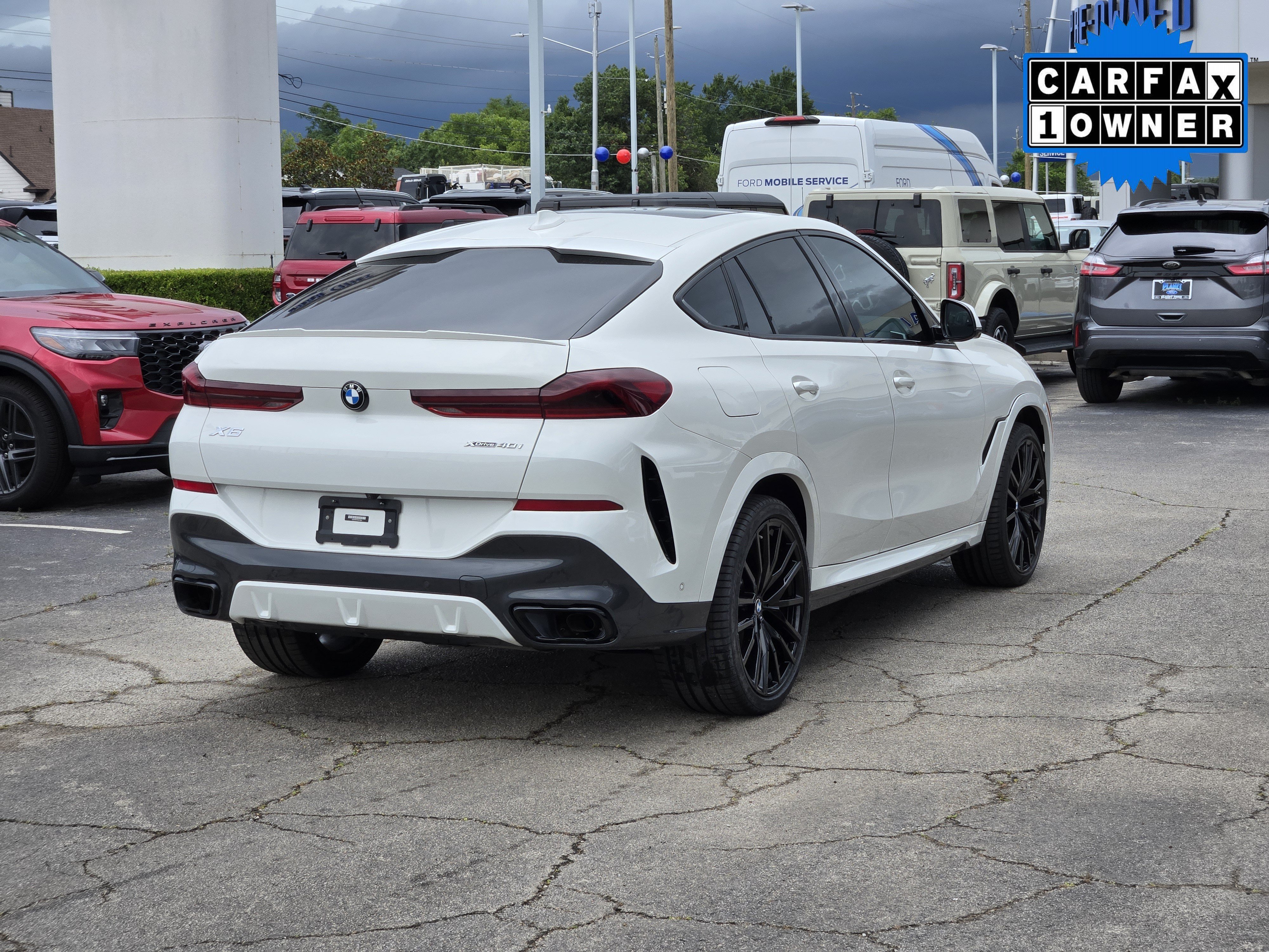 Certified Used 2022 Alpine White BMW xDrive40i image 7
