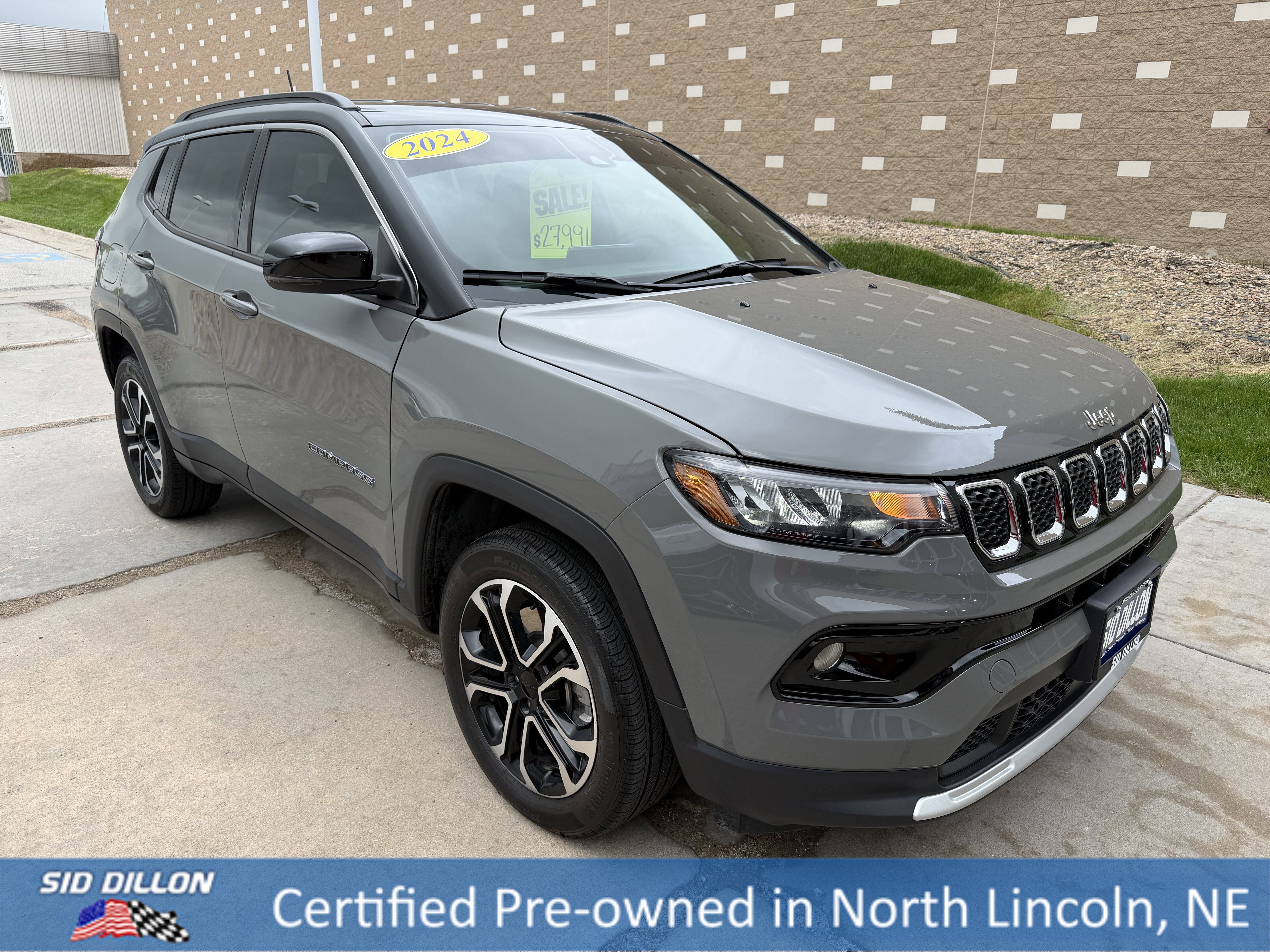 Used 2024 Sting-Gray Clearcoat Jeep Limited image 6