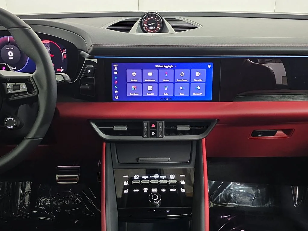 2026 Porsche Macan GTS - Photo 16