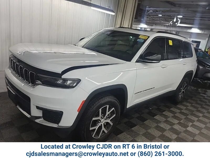 Certified Used 2023 White Jeep Limited image 4