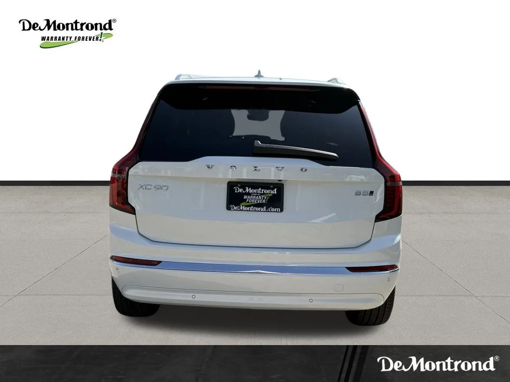 New 2026 Crystal White Volvo Core image 6