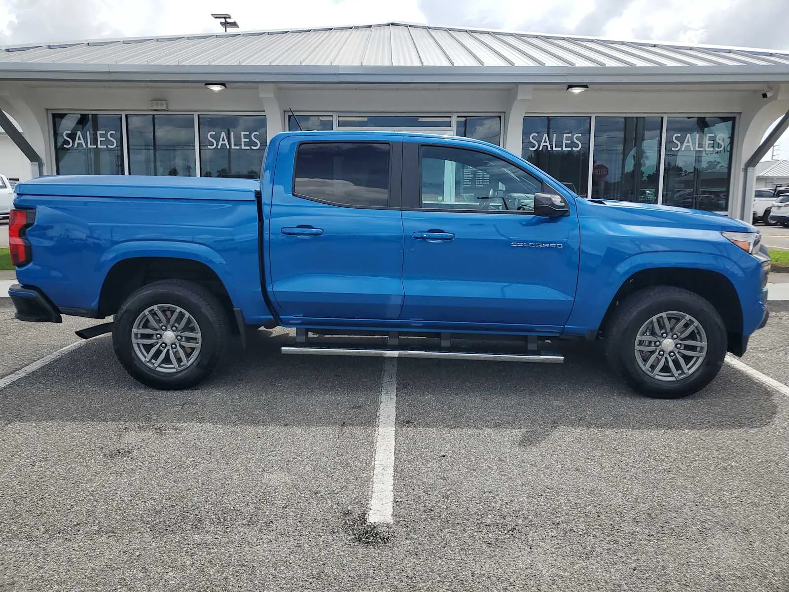 Used 2023 GLACIER BLUE METALLIC Chevrolet 2WD LT image 9