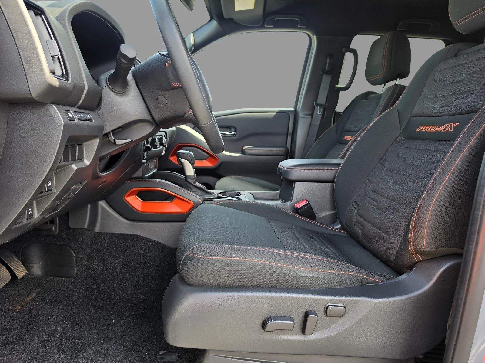 Used 2025 Boulder Gray Pearl Nissan PRO-4X image 14