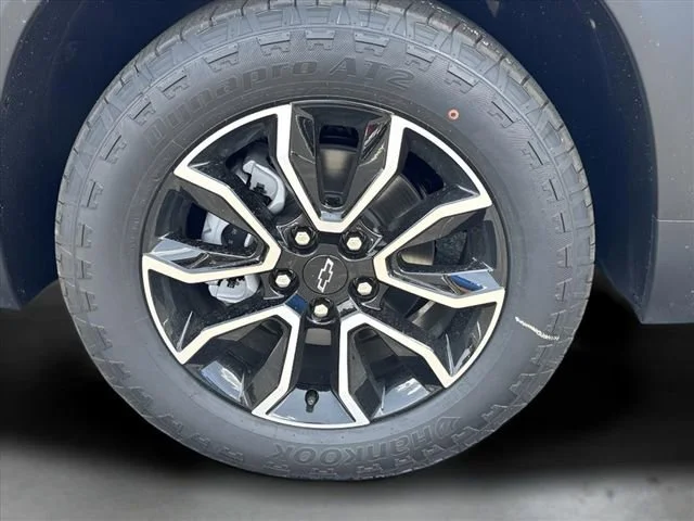 New 2026 Iridescent Pearl Tricoat Chevrolet ACTIV image 20