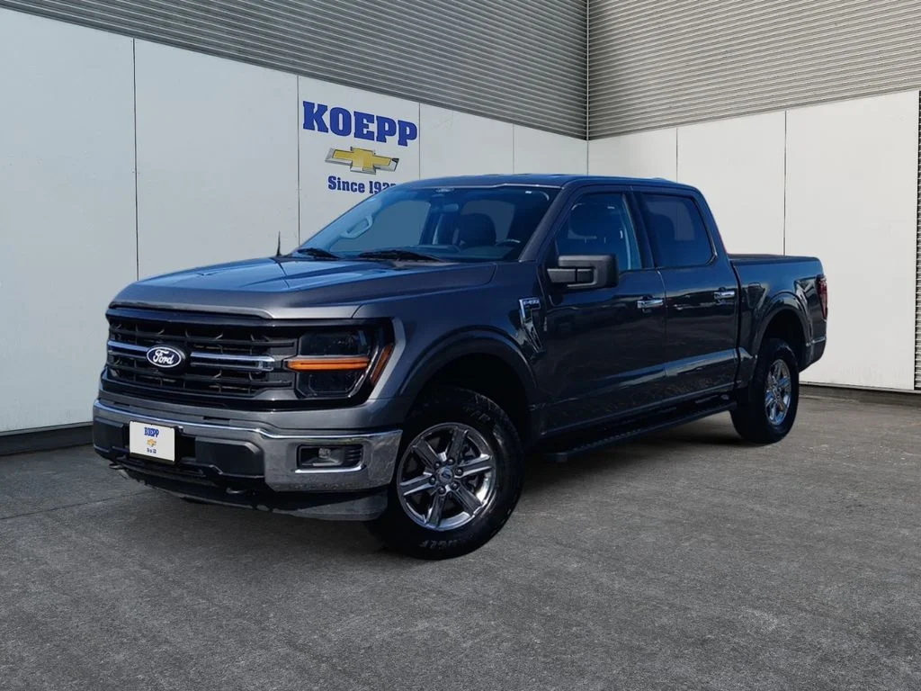 Used 2025 Carbonized Gray Metallic Ford XLT image 1