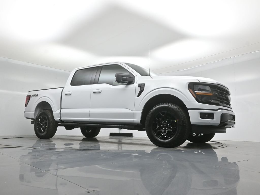 New 2026 Oxford White Ford XLT image 3
