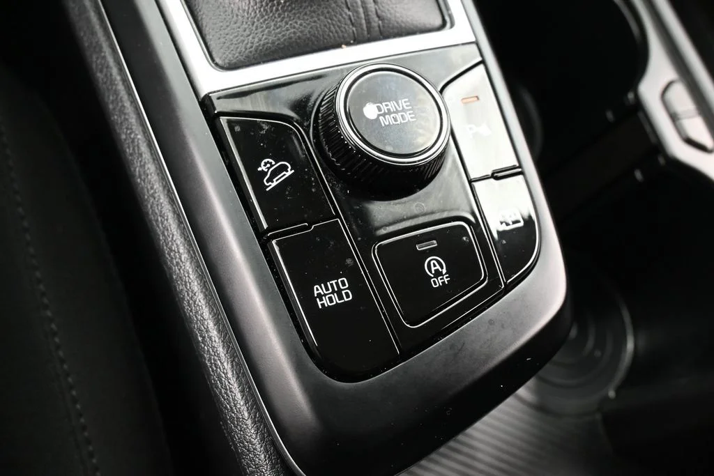 Used 2024 Gravity Gray Kia LX image 21