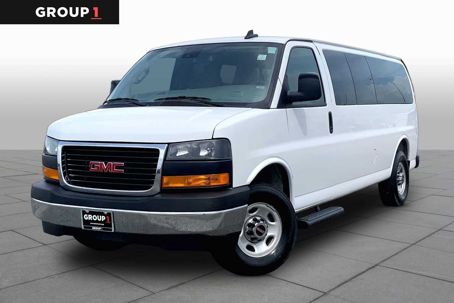 2025 GMC Savana Passenger LT