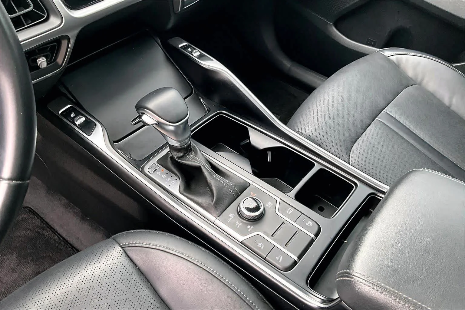 Used 2021 Gravity Grey Kia S image 16