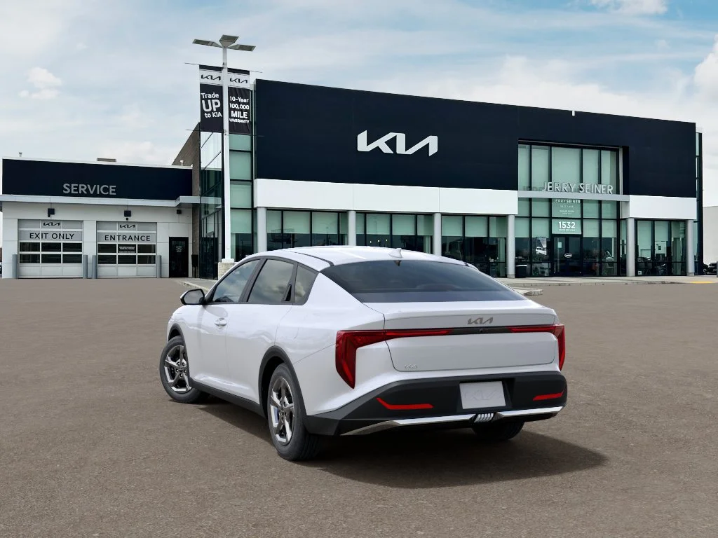 New 2026 Snow White Pearl Kia LXS image 4