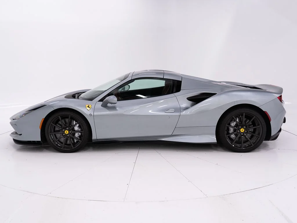 Used 2023 Grigio Titanio Metallic Ferrari  image 11
