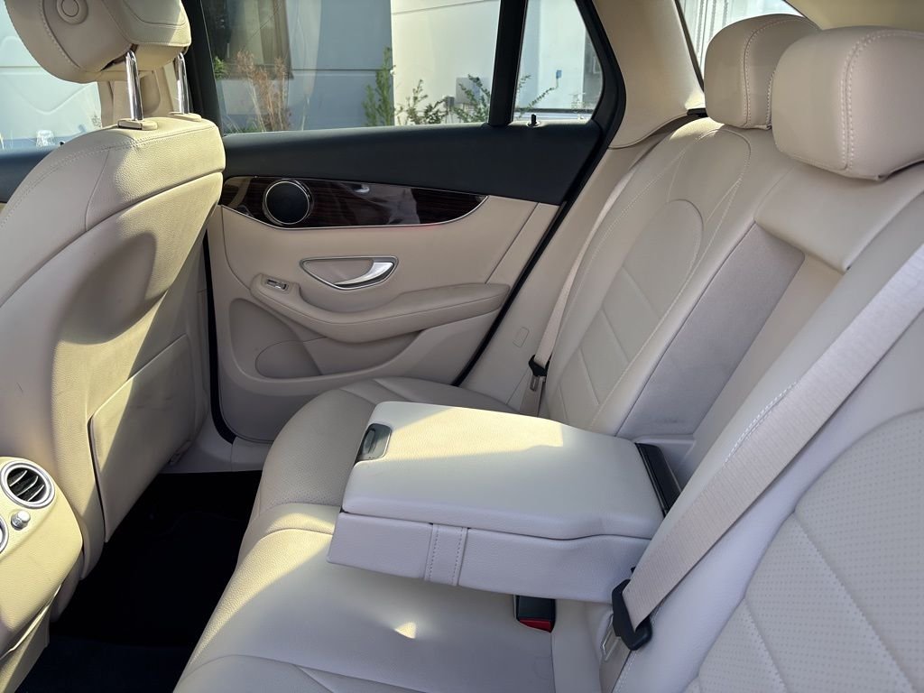 Used 2022 Mojave Silver Metallic Mercedes-Benz GLC 300 image 22