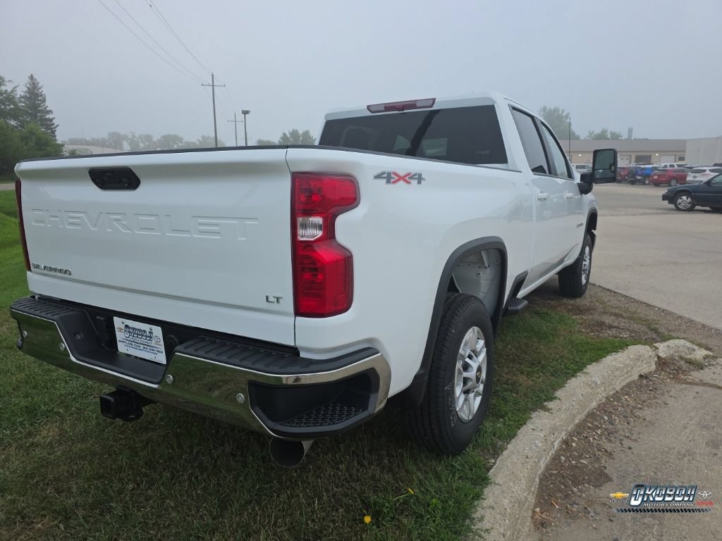 New 2026 Summit White Chevrolet LT image 8
