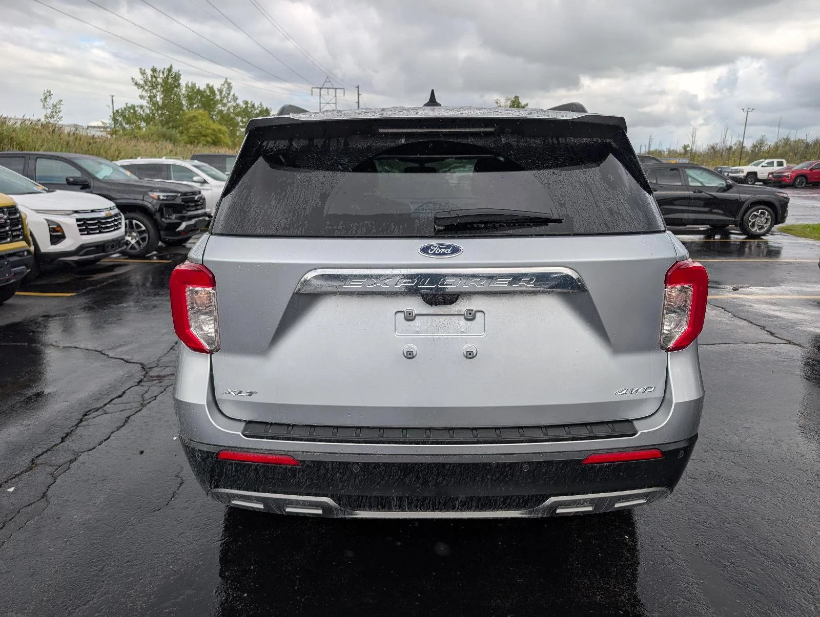 Used 2023 Iconic Silver Ford XLT image 8