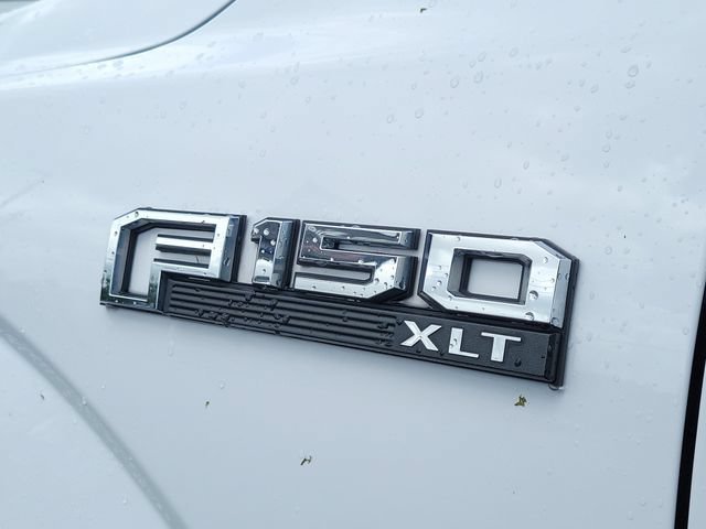 Used 2016 White Ford XL image 29
