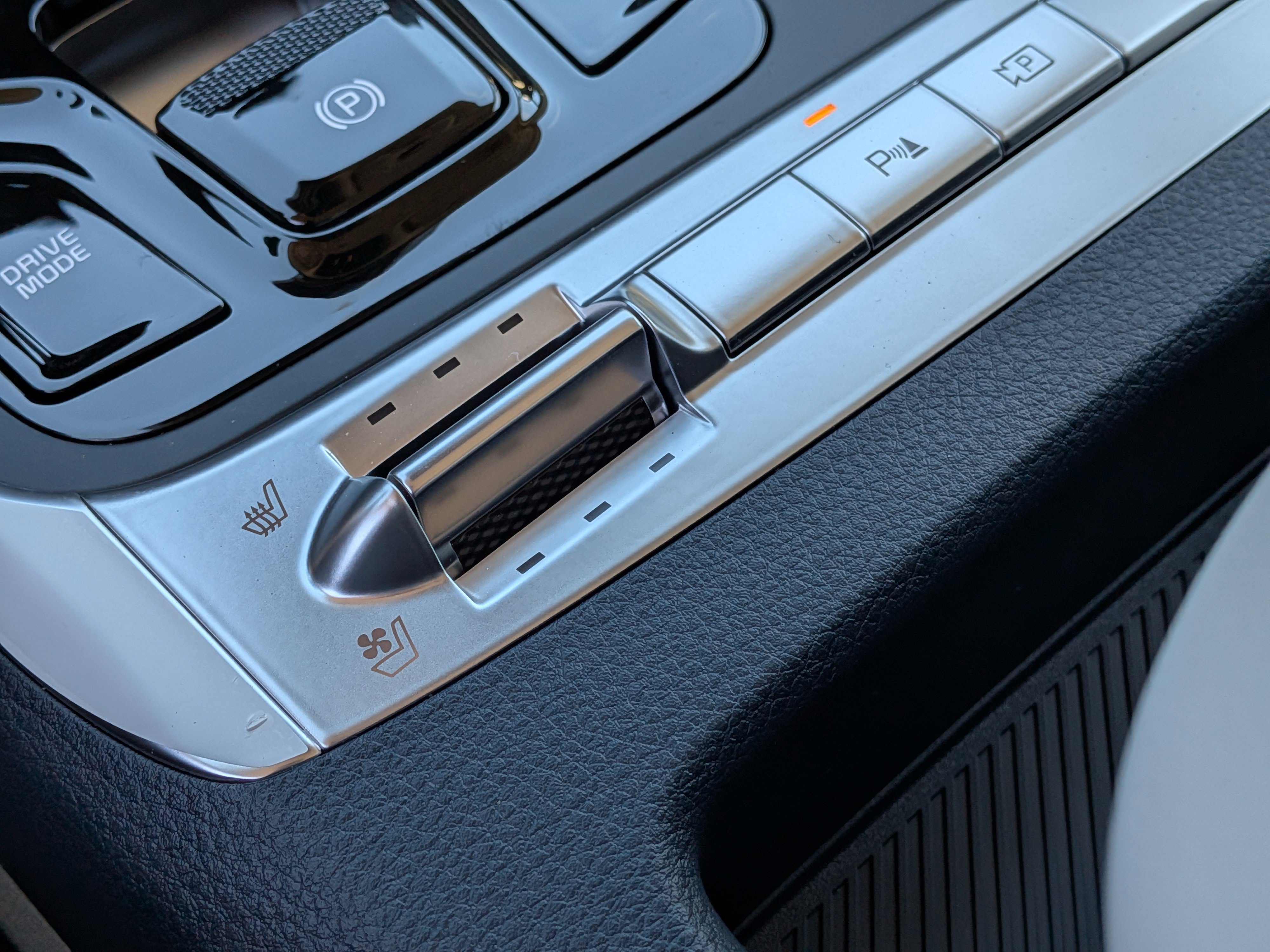 New 2026 Ceramic Silver Kia SX image 37