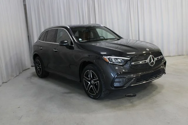 Used 2023  Mercedes-Benz GLC 300 image 25