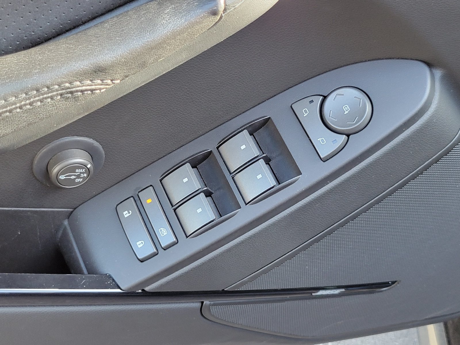 Used 2011 Black Cadillac Base image 9