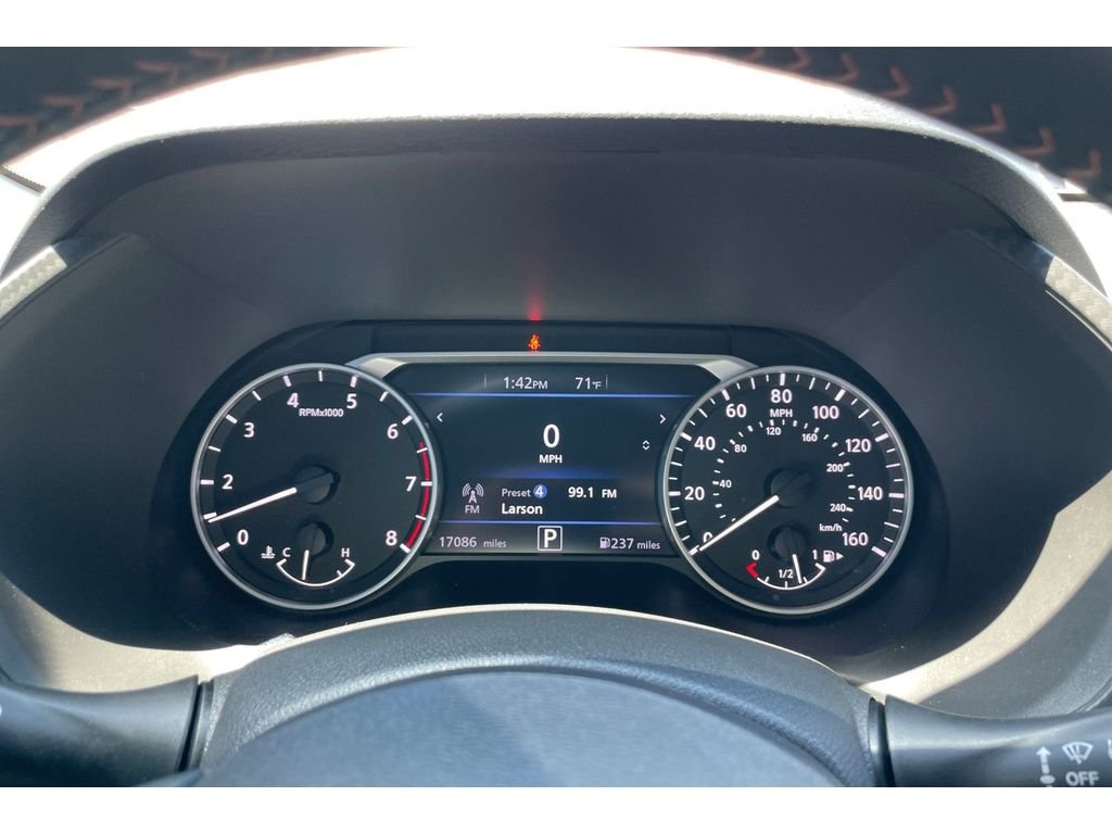 Used 2022 Aspen White TriCoat Pearl Nissan SR image 34