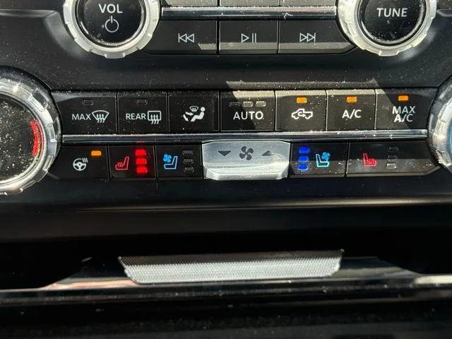 Used 2024 White Ford Lariat image 28