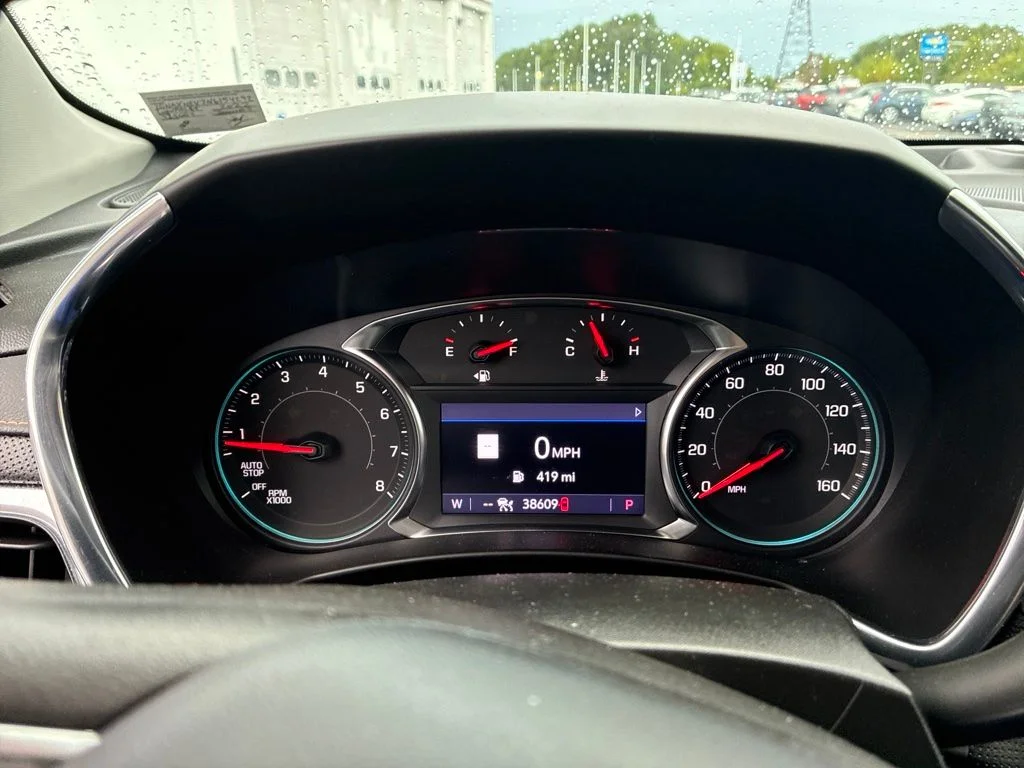 Used 2022 Silver Chevrolet Premier image 9