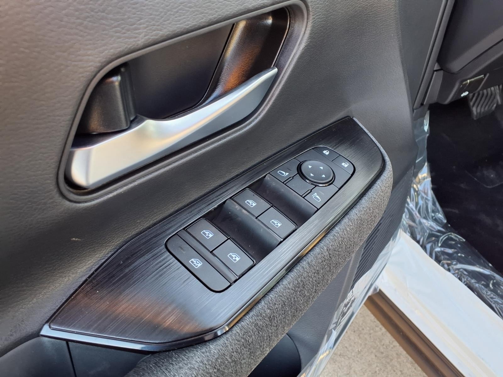 2026 Nissan Kicks SV White at Robbins Nissan
