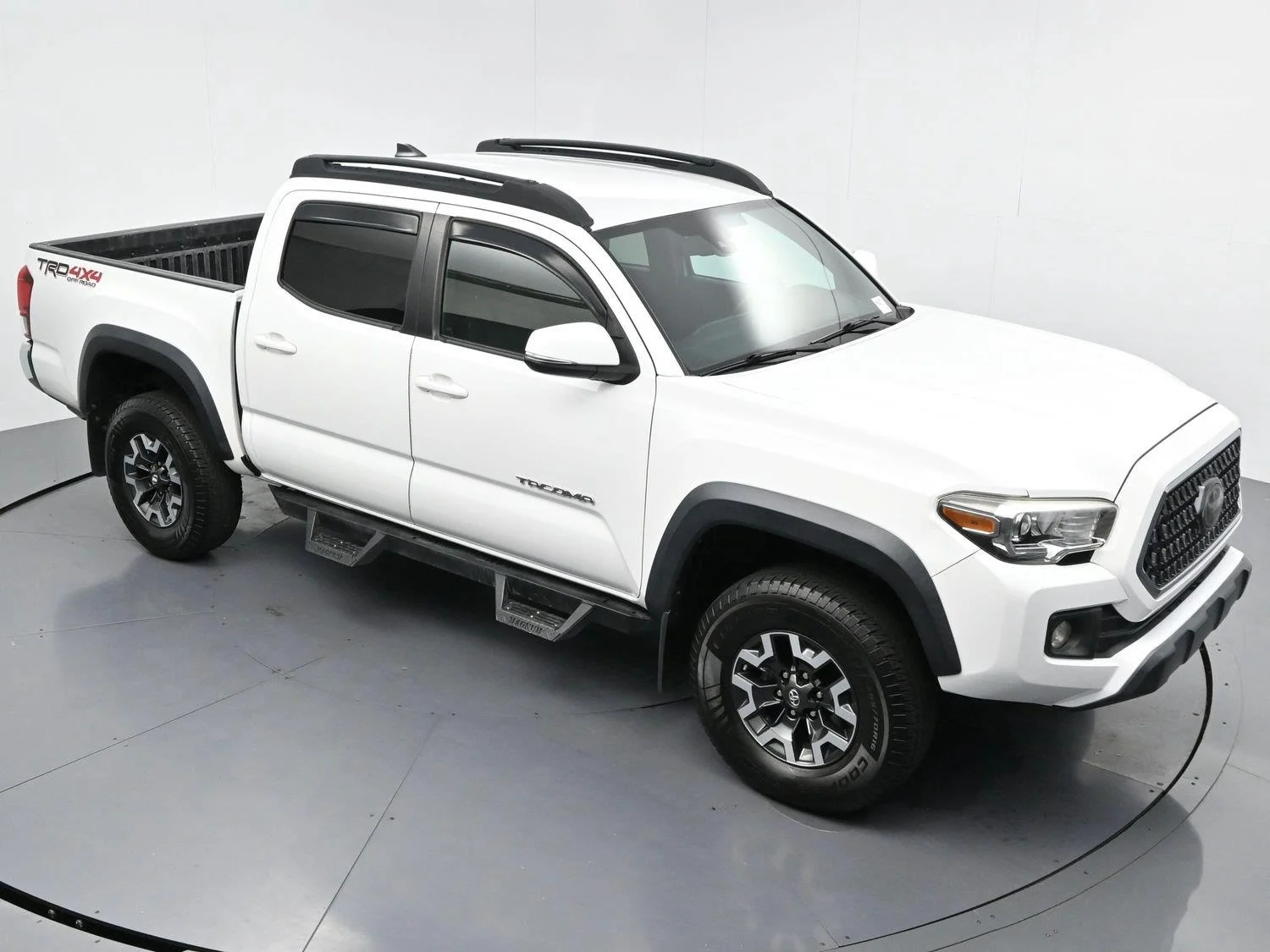 Used 2018 Super White Toyota TRD Off Road image 36