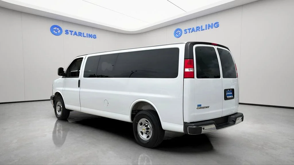 Used 2025 Summit White Chevrolet 1LT image 5