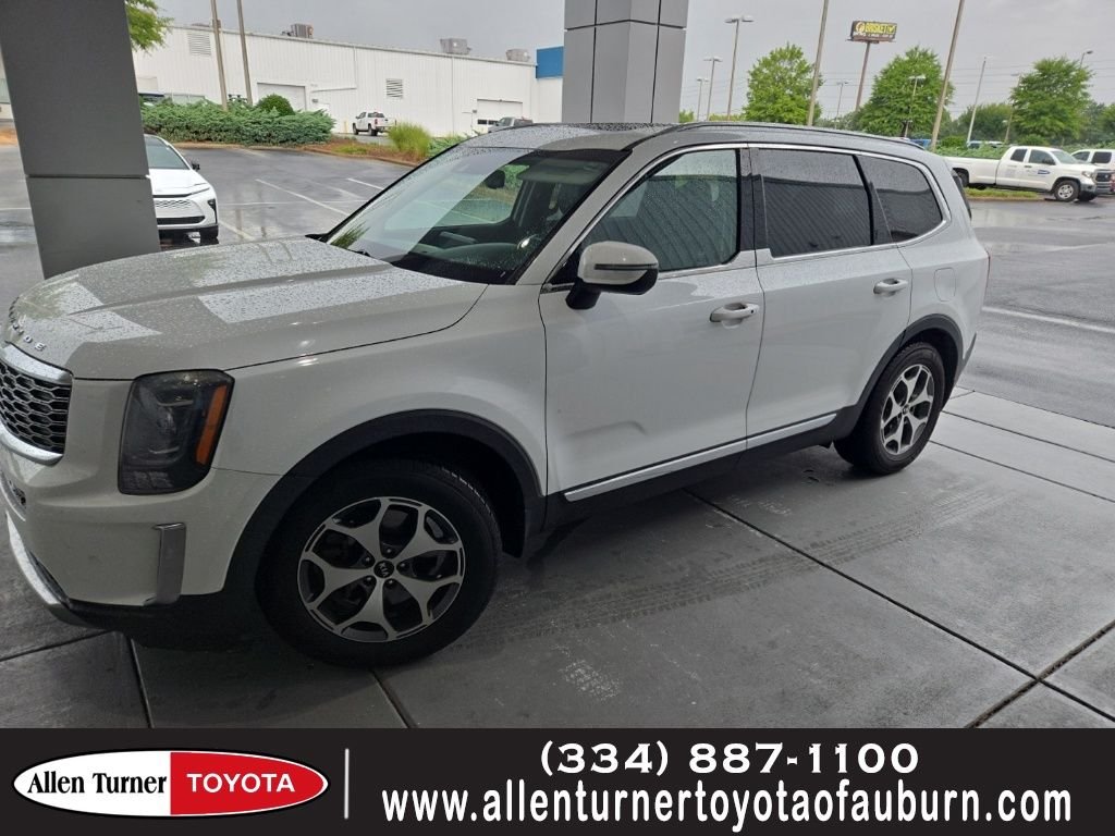 Used 2020 White Kia EX image 1
