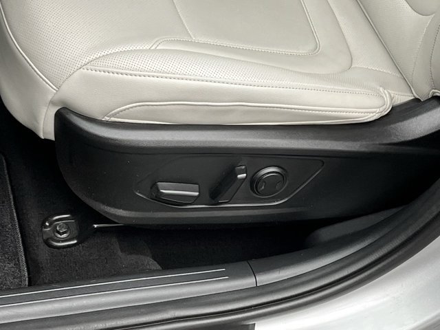 Used 2023 Shimmering Silver Hyundai SEL image 11