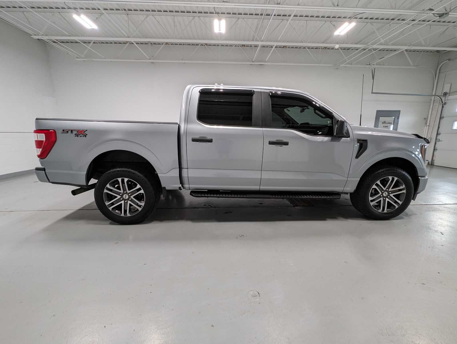 Used 2023 Iconic Silver Metallic Ford XL image 7