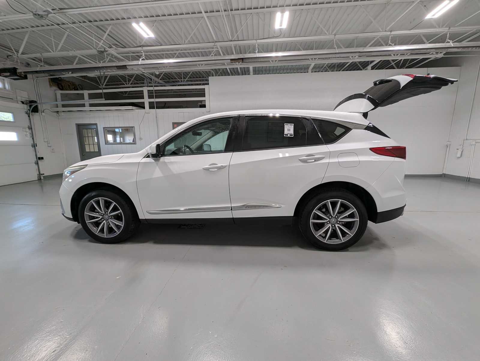 Used 2020 Platinum White Pearl Acura w/Technology Pkg image 12