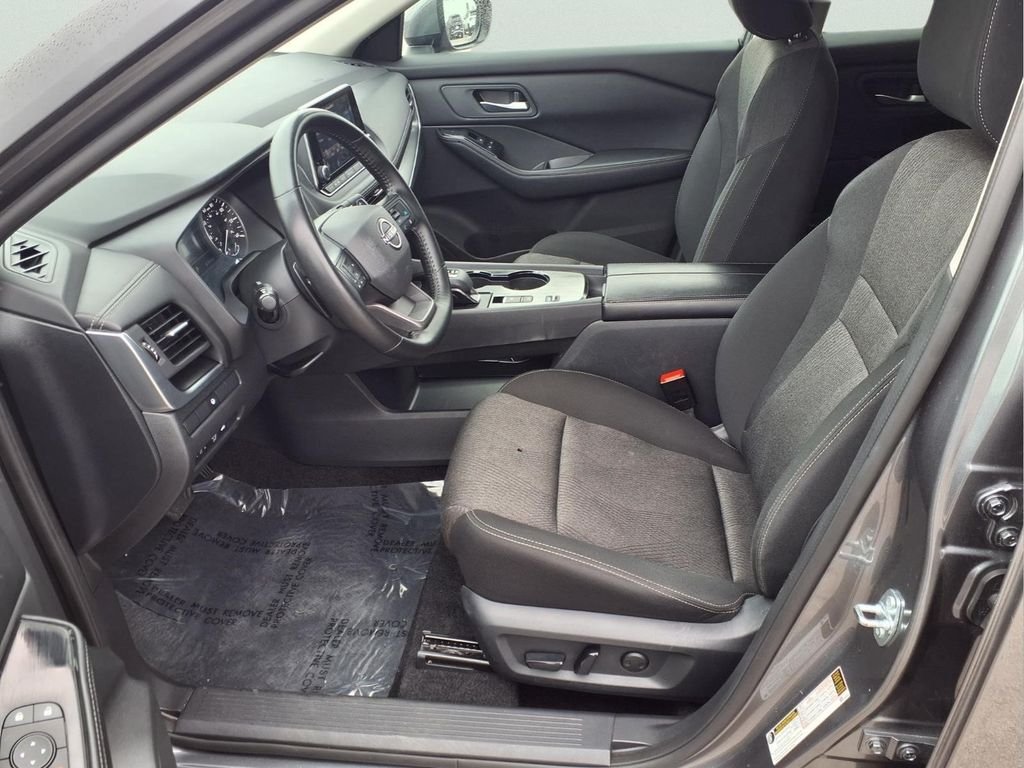 Used 2025 Gray Nissan SV FWD image 21