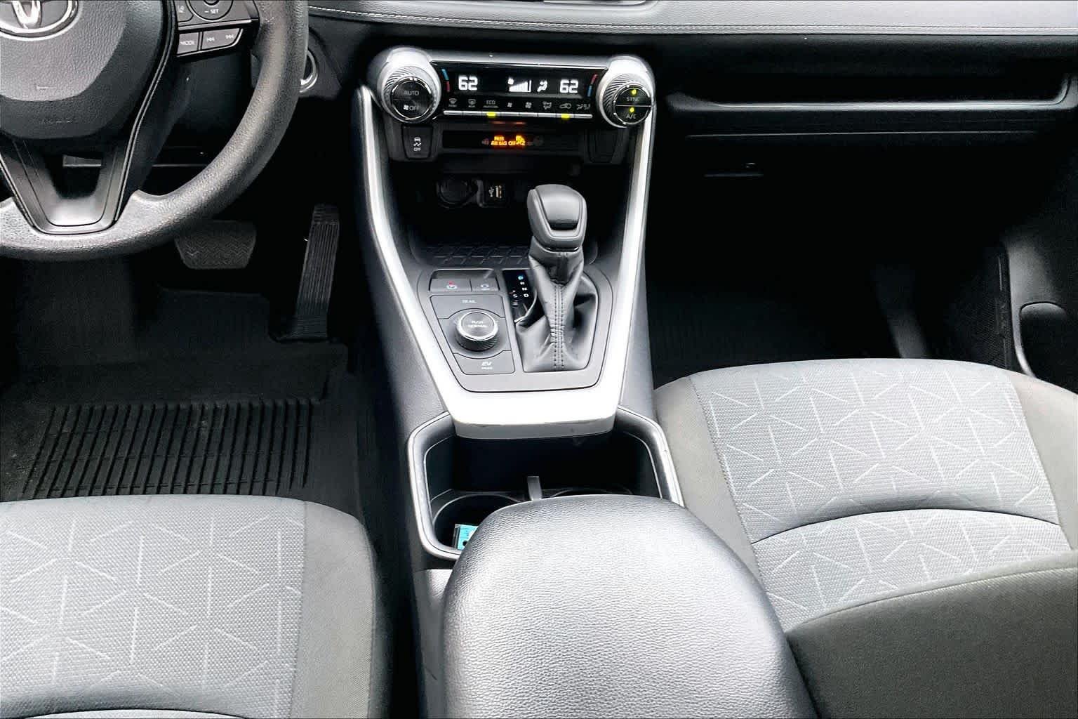 Used 2025 Silver Sky Metallic Toyota Hybrid XLE image 17