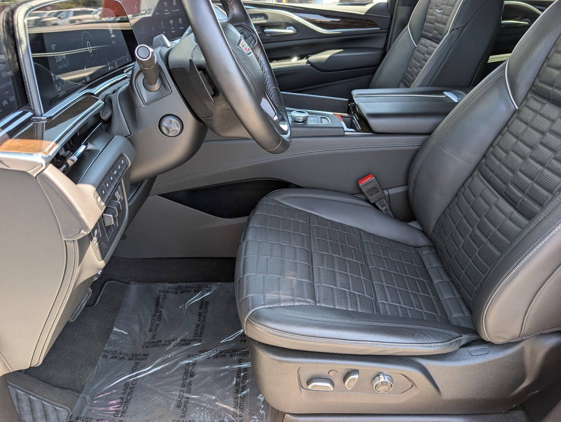 Used 2024 Crystal White Tricoat Cadillac Sport Platinum image 18