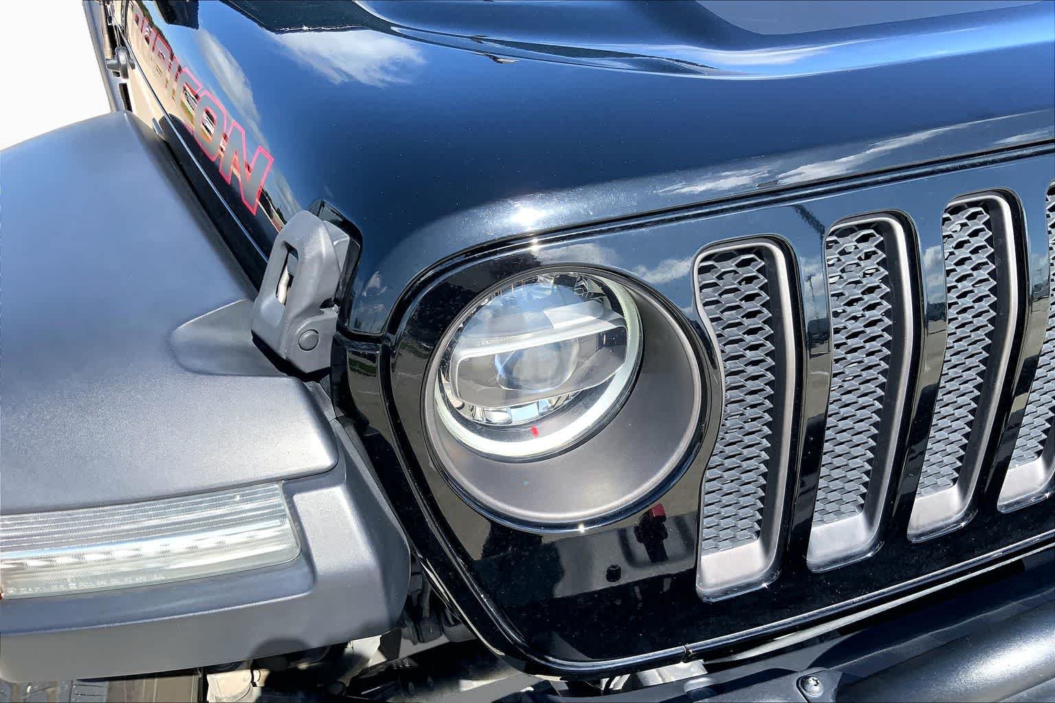 Used 2020 Black Clearcoat Jeep Recon image 49