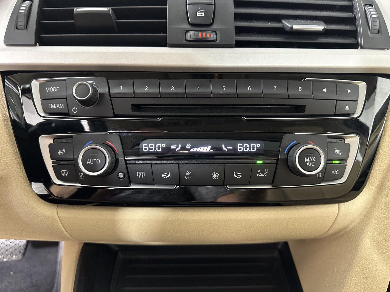 Used 2018 Mediterranean Blue Metallic BMW 320i xDrive image 33