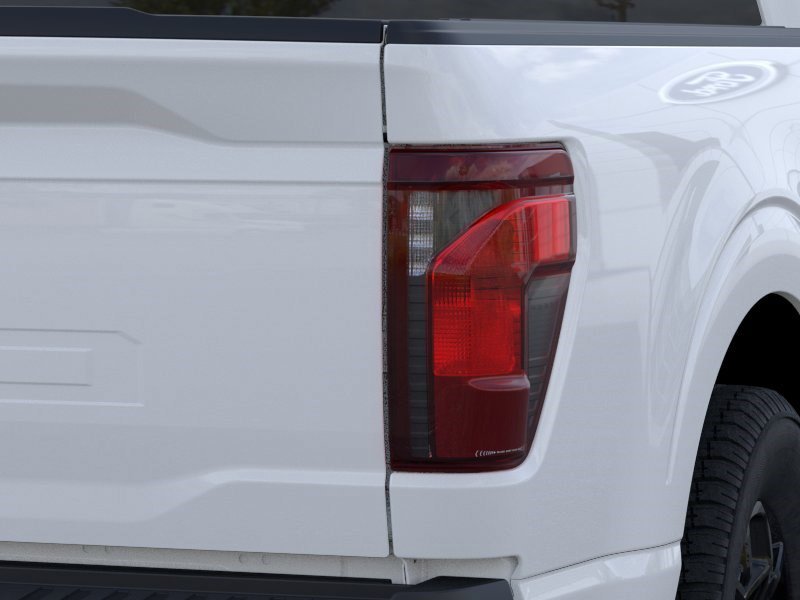 New 2026 Oxford White Ford XLT image 21