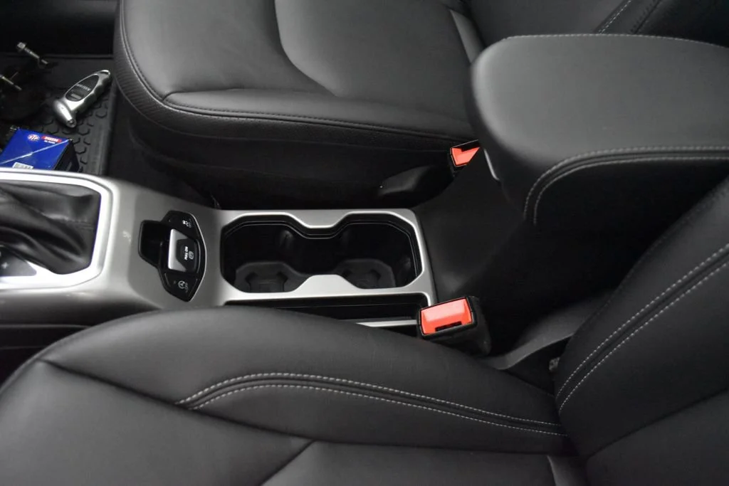 Used 2022 Graphite Gray Jeep Limited image 13